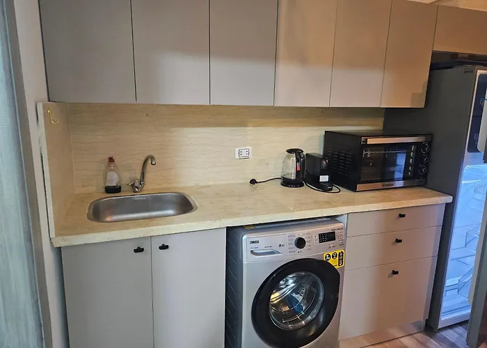 Apartman Modern With Pool View In *